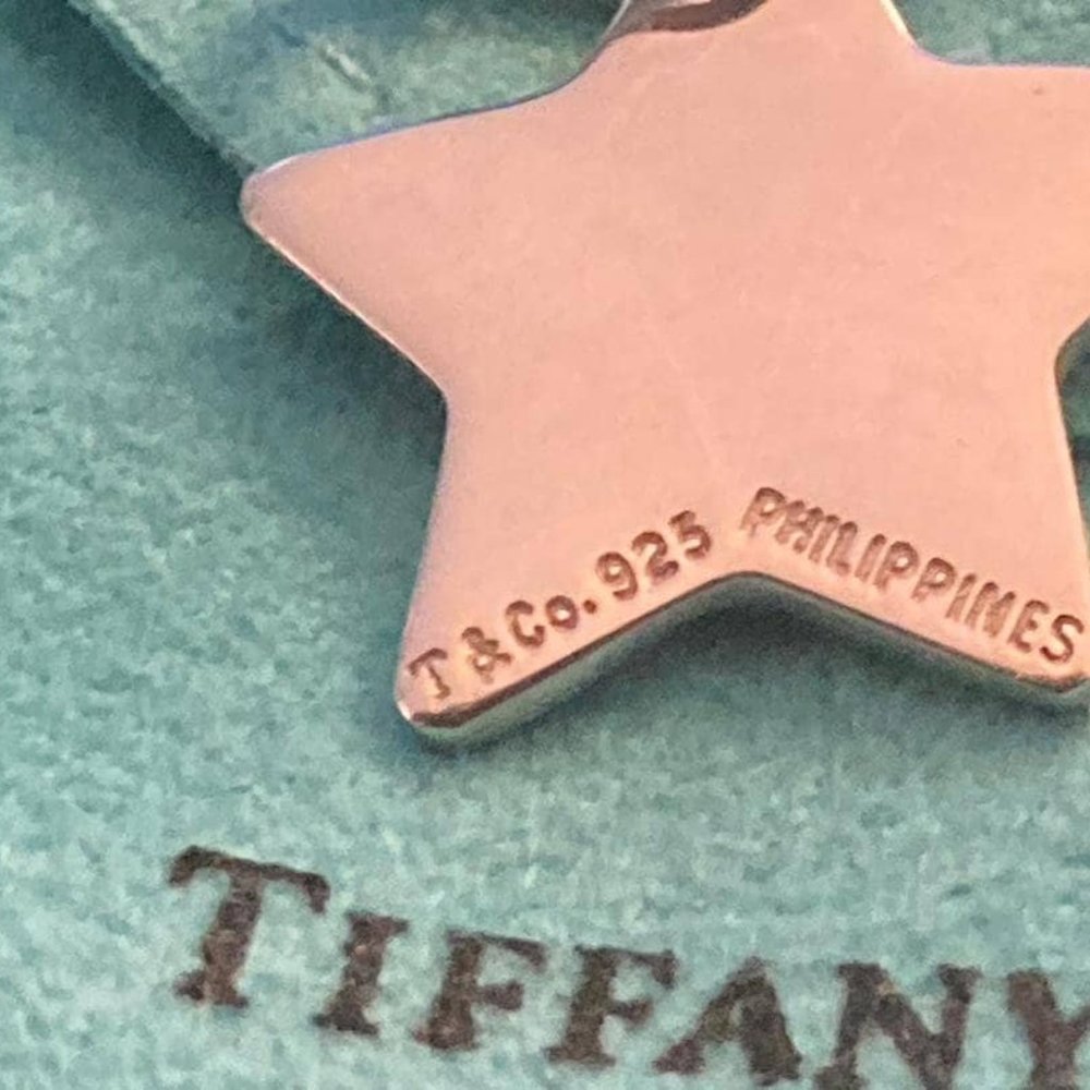 LIKE NEW!!! Tiffany & Co. Sterling Silver Star Necklace on a 16" Chain - Picture 2 of 3